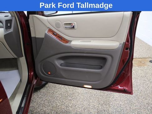 Used 2005 Toyota Highlander Limited AWD/4WD image 20
