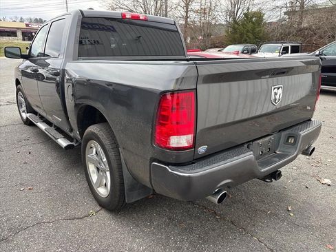 Used 2017 RAM 1500 Express image 6