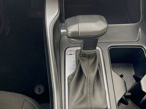 Used 2025 Kia Sorento LX image 17