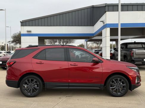 Certified 2024 Chevrolet Equinox RS w/ LPO, Floor Liner Package image 3