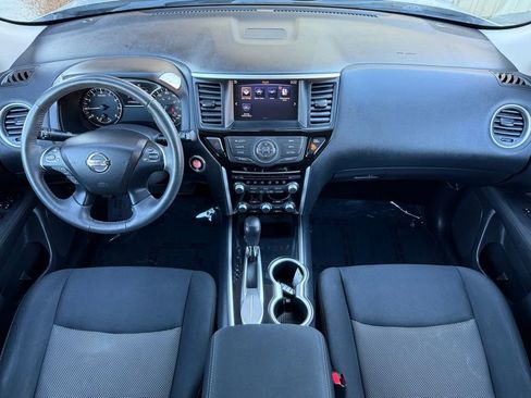 Used 2017 Nissan Pathfinder SV image 21