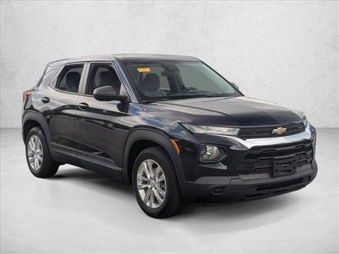 Used 2021 Chevrolet TrailBlazer LS FWD image 3