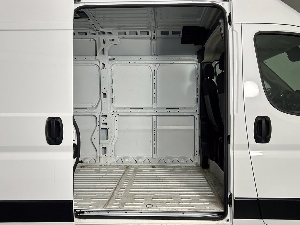 Used 2025 RAM ProMaster 2500 w/ Convenience Group FWD image 11