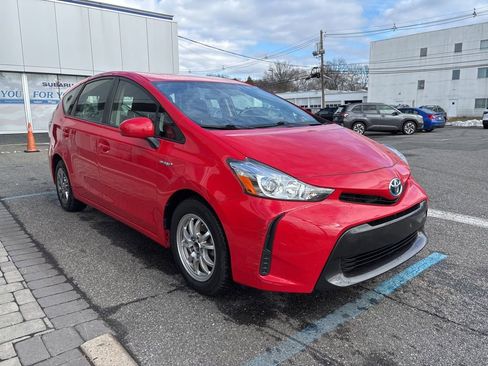 Used 2017 Toyota Prius V Two image 1