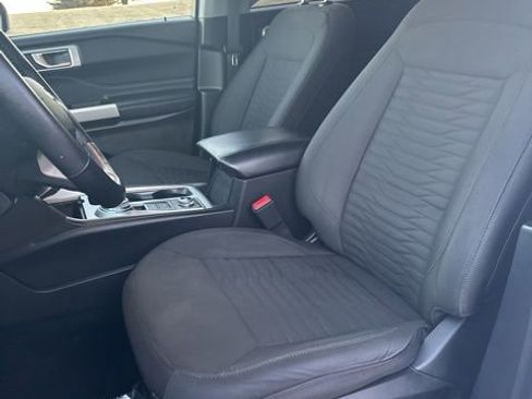Used 2021 Ford Explorer XLT image 36