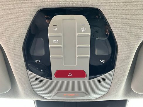 Used 2025 Kia K4 LXS image 16