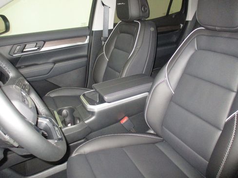 New 2026 GMC Terrain Denali AWD/4WD image 18