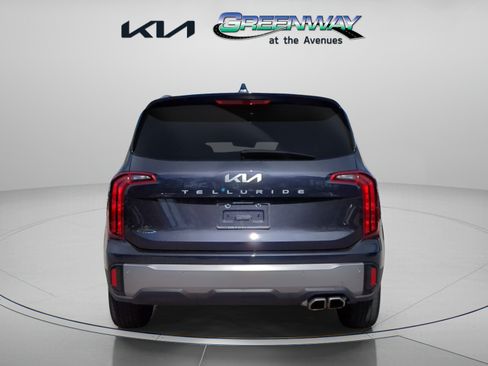Used 2025 Kia Telluride S FWD image 4