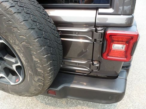 Used 2021 Jeep Wrangler Unlimited Sport w/ Sun And Sound Package AWD/4WD image 9