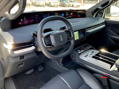 New 2025 Lincoln Navigator L Reserve w/ Jet Appearance Package image 8