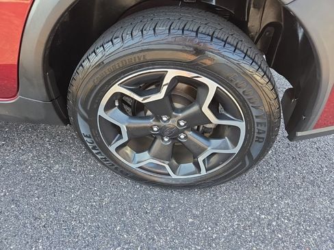 Used 2014 Subaru Crosstrek 2.0i Limited AWD/4WD image 10