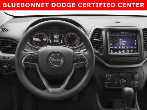 Used 2017 Jeep Cherokee Latitude w/ Comfort/Convenience Group FWD image 4