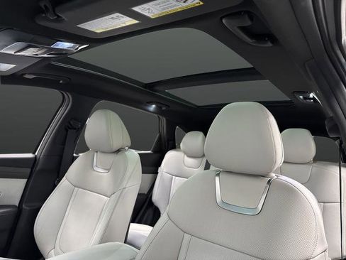Used 2025 Hyundai Tucson Limited image 7