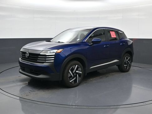 Used 2025 Nissan Kicks SV FWD image 4