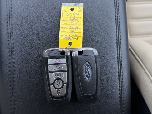 Used 2024 Ford Edge SEL w/ Convenience Package AWD/4WD image 43