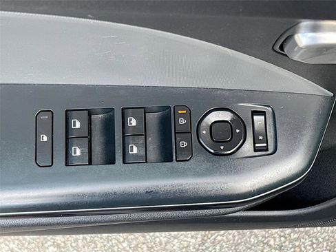 Used 2025 Kia K4 LXS image 18