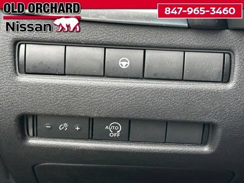 Used 2023 Nissan Rogue SV AWD/4WD image 18