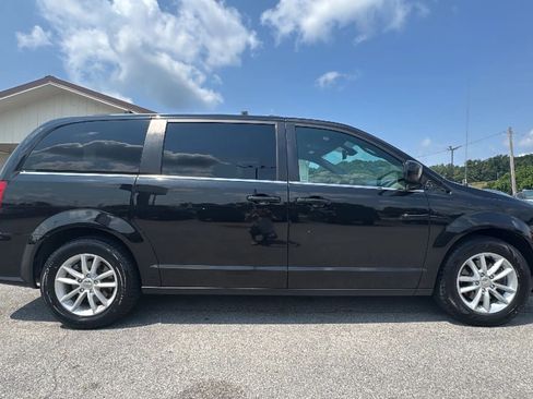 Used 2020 Dodge Grand Caravan SXT FWD image 6