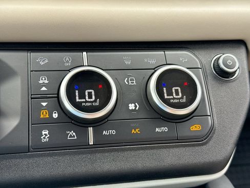 Used 2020 Land Rover Defender 110 AWD/4WD image 19