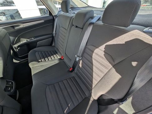 Used 2019 Ford Fusion SE image 14