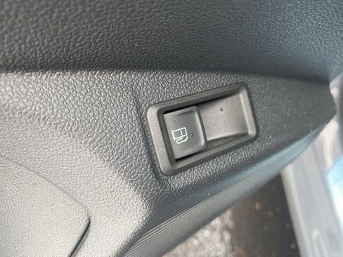 New 2024 Volkswagen Taos SE image 24