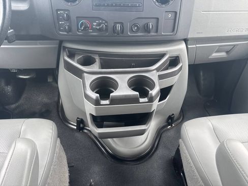 Used 2014 Ford E-250 and Econoline 250 Extended w/ Power Group RWD image 19