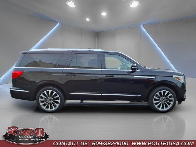 Used 2021 Lincoln Navigator L Reserve w/ Luxury Package AWD/4WD image 2
