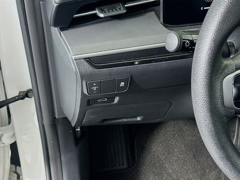 Used 2025 Kia K5 LXS image 17