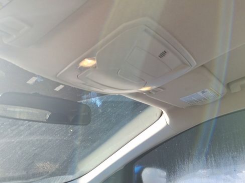 Used 2017 Ford Escape SE image 12