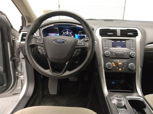 Used 2018 Ford Fusion S image 22
