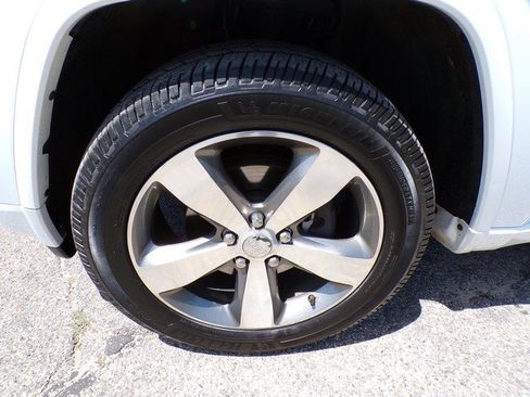 Used 2015 Jeep Grand Cherokee Overland AWD/4WD image 26