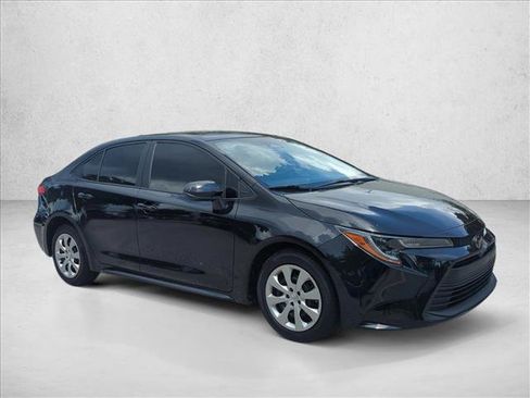 Certified 2025 Toyota Corolla LE FWD image 3