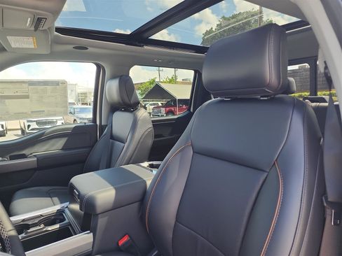 New 2025 Ford F350 Lariat w/ Lariat Ultimate Package image 17