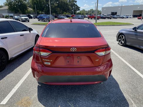 Used 2021 Toyota Corolla LE FWD image 9