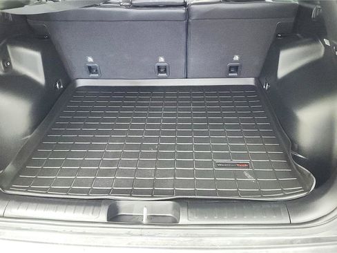 Used 2021 Jeep Cherokee Latitude Lux w/ Comfort/Convenience Group image 18