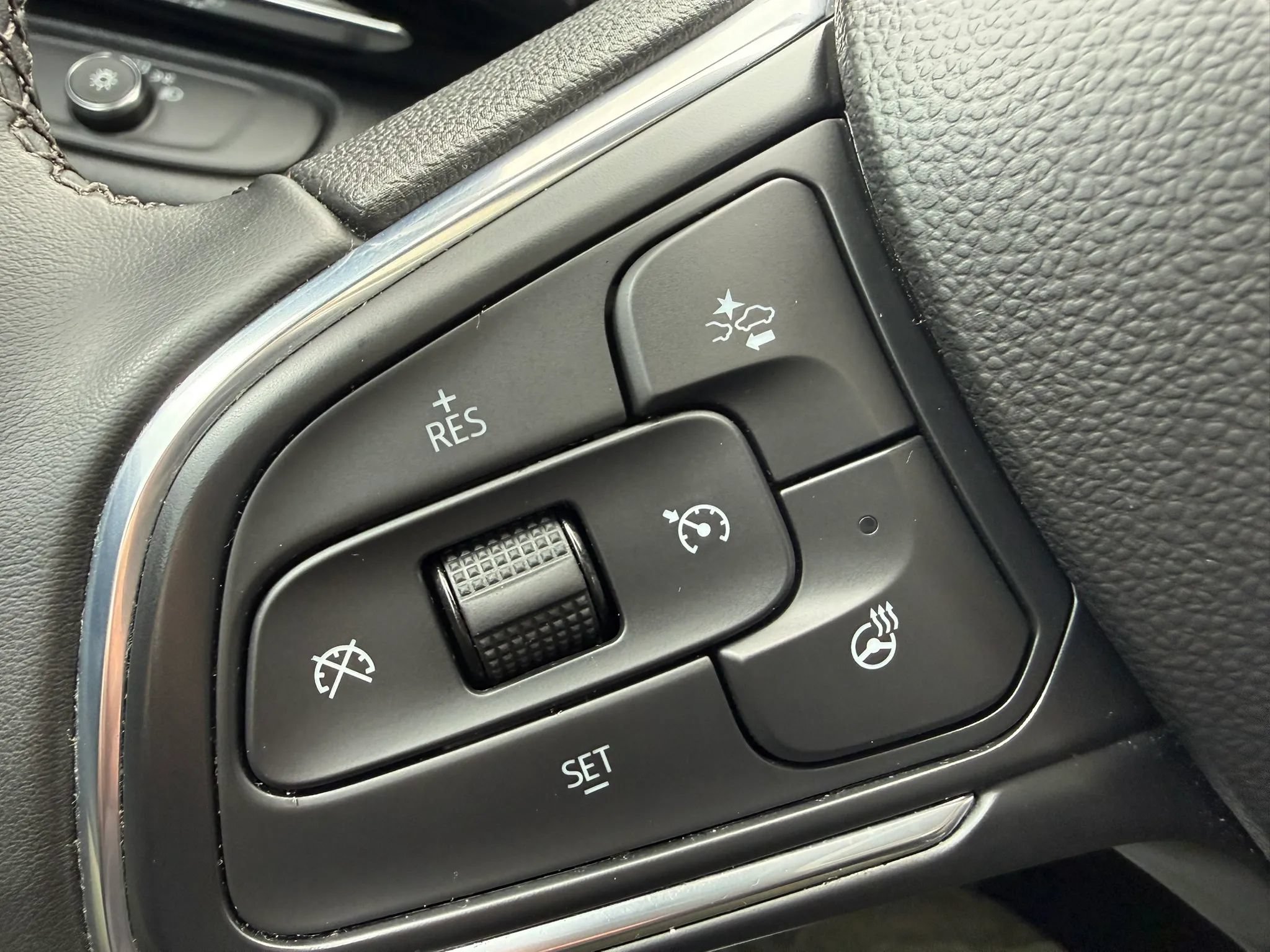 Used 2024 Buick Envista Avenir FWD image 35