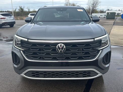 Used 2024 Volkswagen Atlas Cross Sport SE w/ Panoramic Sunroof Package image 10