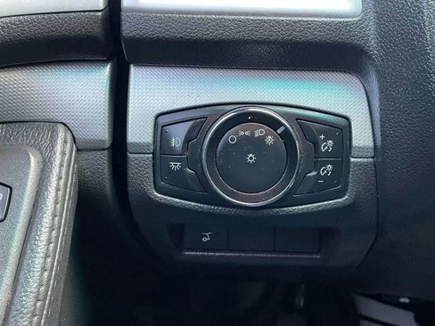 Used 2015 Ford Explorer XLT w/ Equipment Group 202A image 39