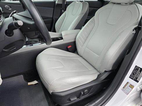 Used 2023 Hyundai Elantra Limited w/ Cargo Package image 19