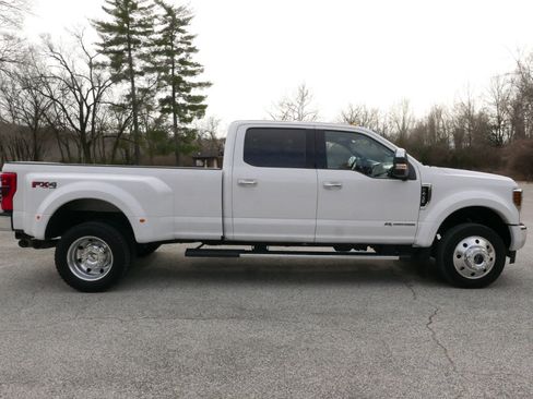 Used 2019 Ford F450 XLT w/ XLT Premium Package image 5