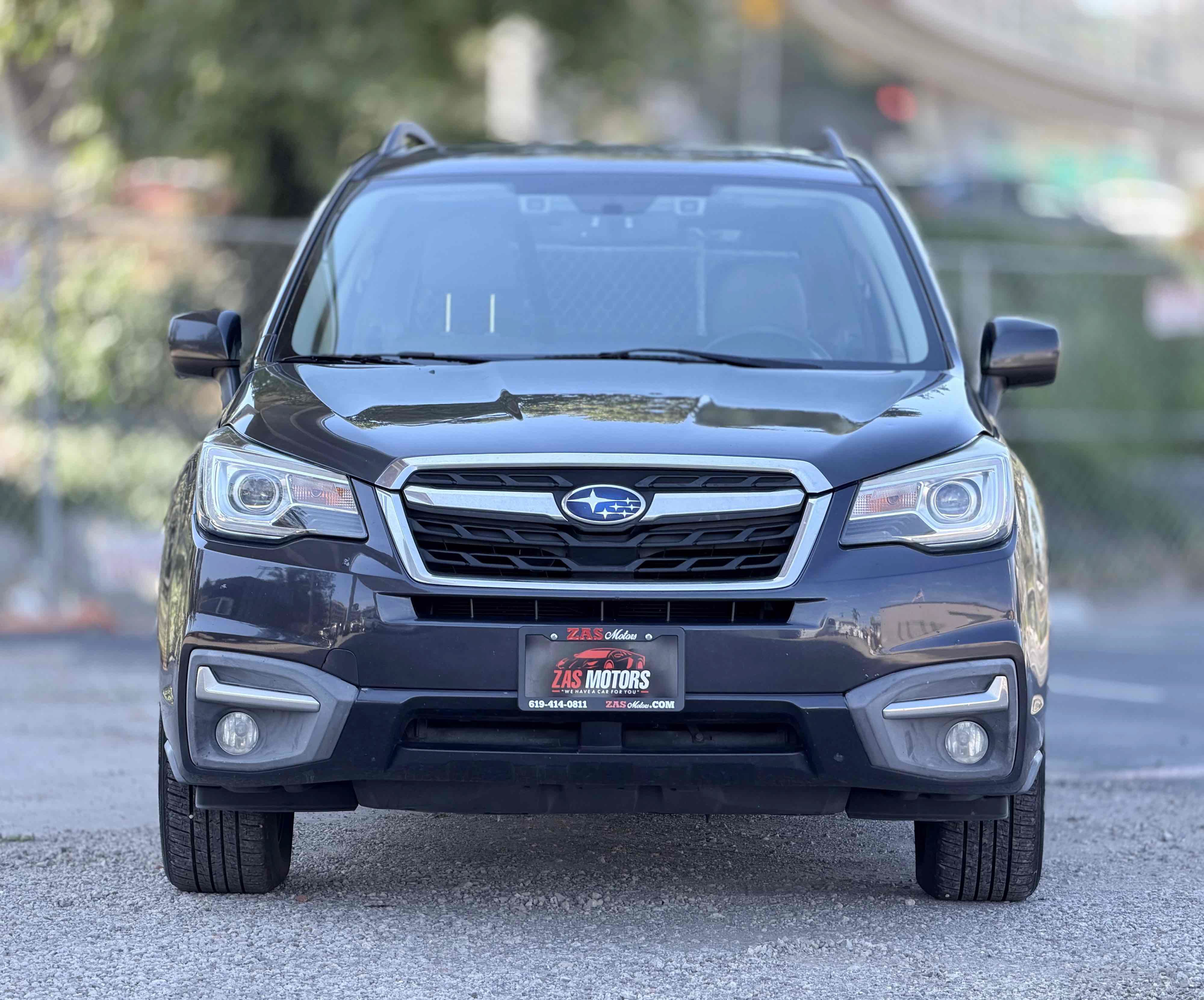 Used 2017 Subaru Forester 2.5i Limited AWD/4WD image 2