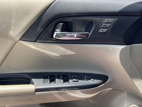 Used 2014 Honda Accord Touring image 24