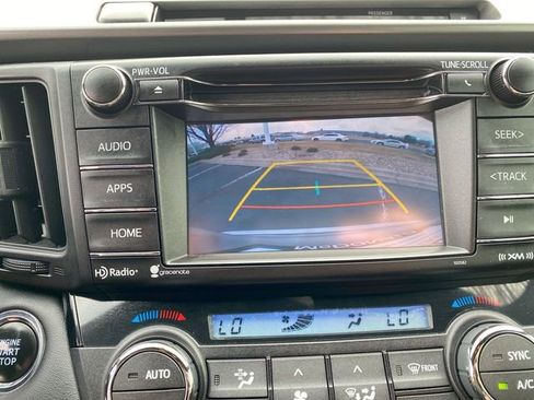 Used 2016 Toyota RAV4 SE image 17