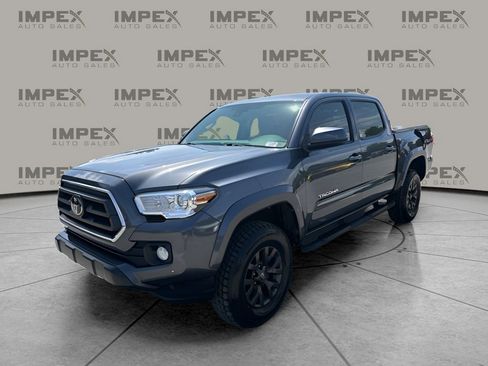 Used 2020 Toyota Tacoma SR5 RWD image 1