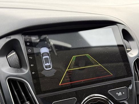 Used 2013 Ford Focus SE w/ Super Fuel Economy (SFE) Pkg image 17