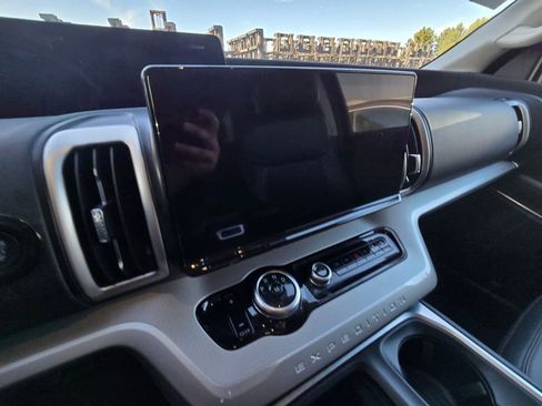 Used 2025 Ford Expedition Max Active image 13