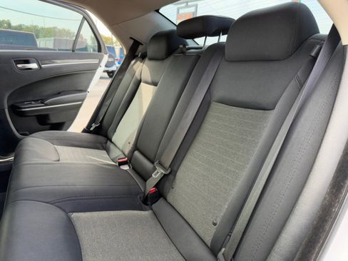 Used 2020 Chrysler 300 Touring w/ Sport Appearance Package image 17