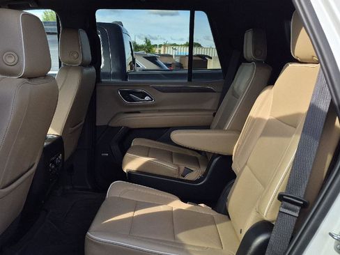 Used 2023 Chevrolet Tahoe Premier AWD/4WD image 8