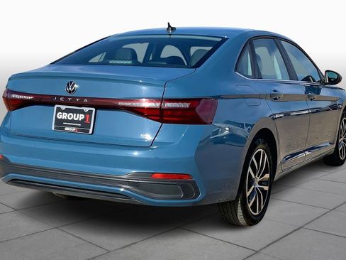 Used 2025 Volkswagen Jetta SE image 12