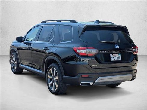 Used 2025 Honda Pilot Elite image 8